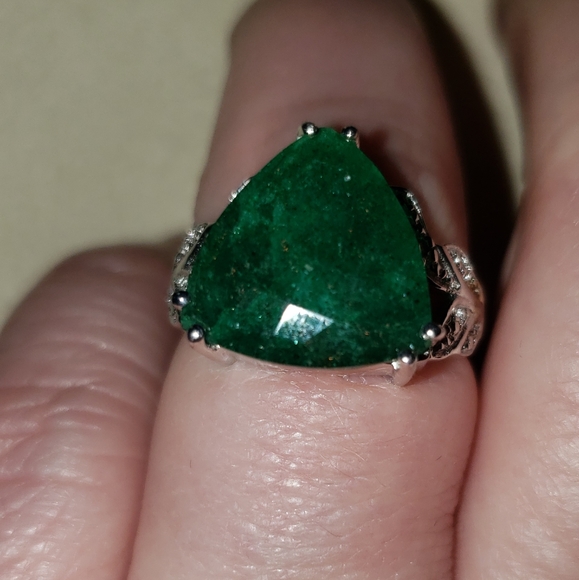 Jewelry - Emerald Sterling Silver Ring